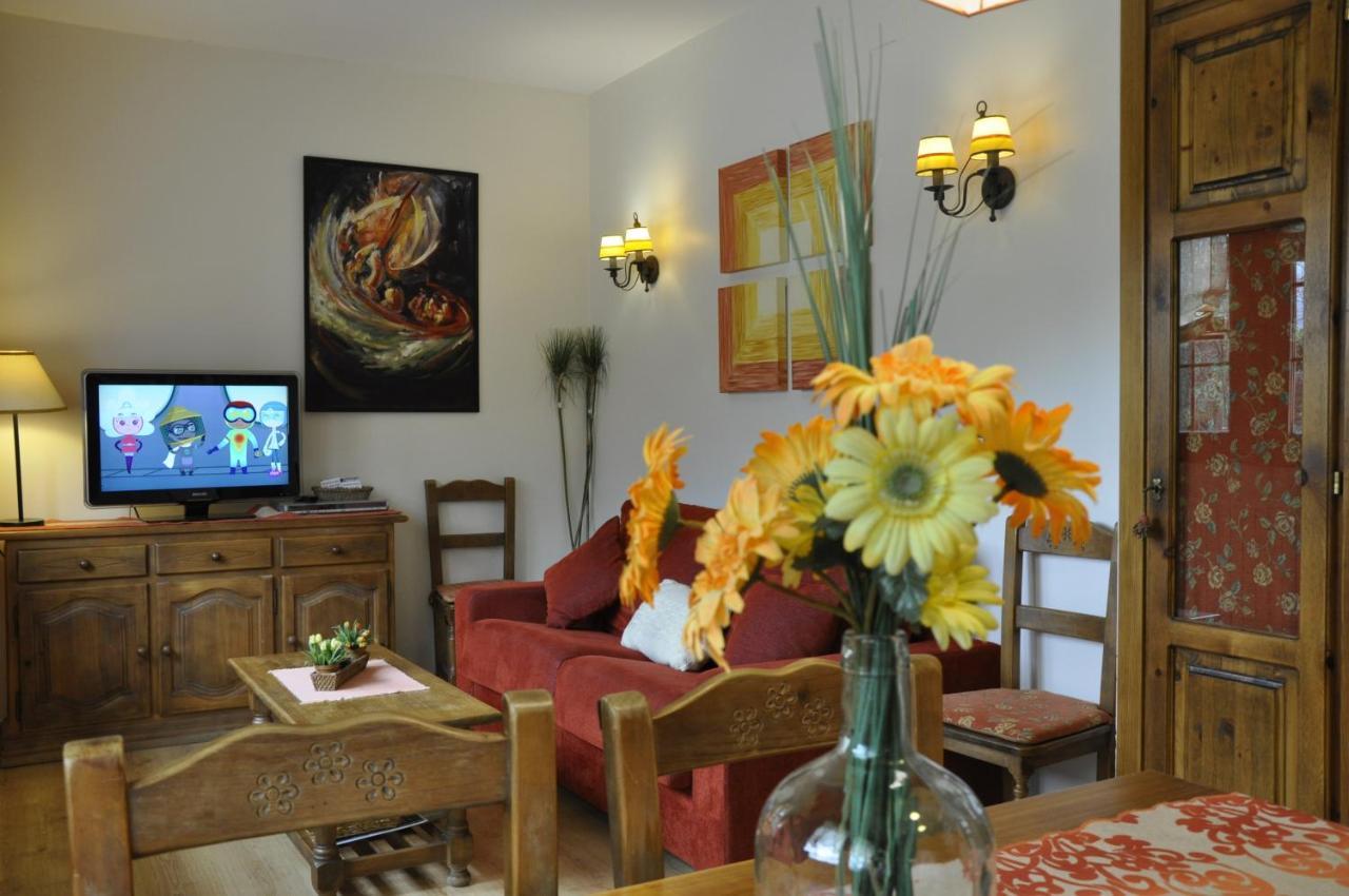 Apartamentos Los Pirineos - Atencion Personal Biescas  Exteriér fotografie